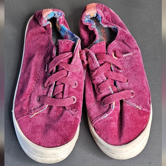 Cat & Jack Other - Cat & Jack Faux Lace Sneaker